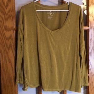 Long sleeve American Eagle shirt